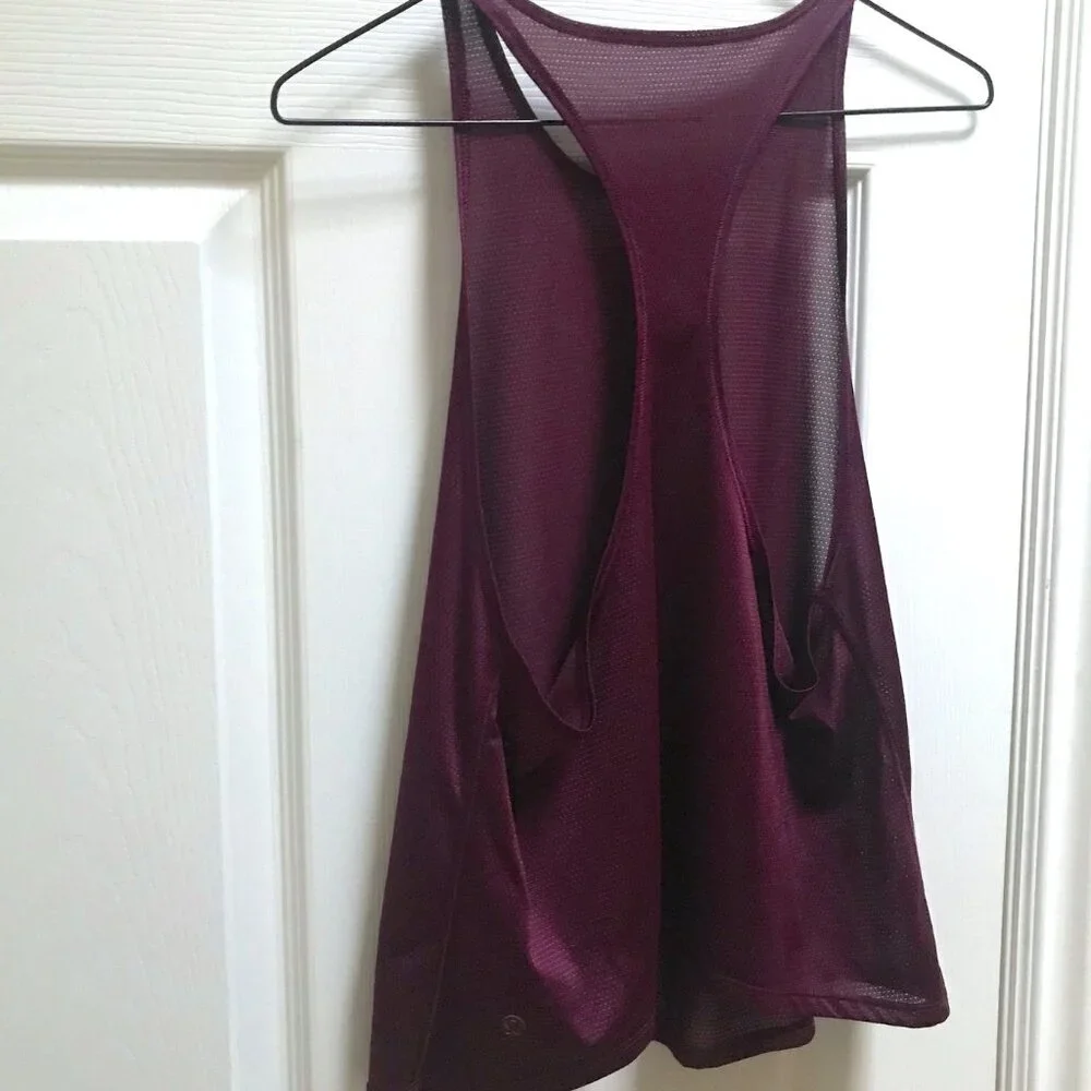 SEE VIDEO Cute Lululemon Tank in Burgundy Maroon Purple - Picture 8 of 9
